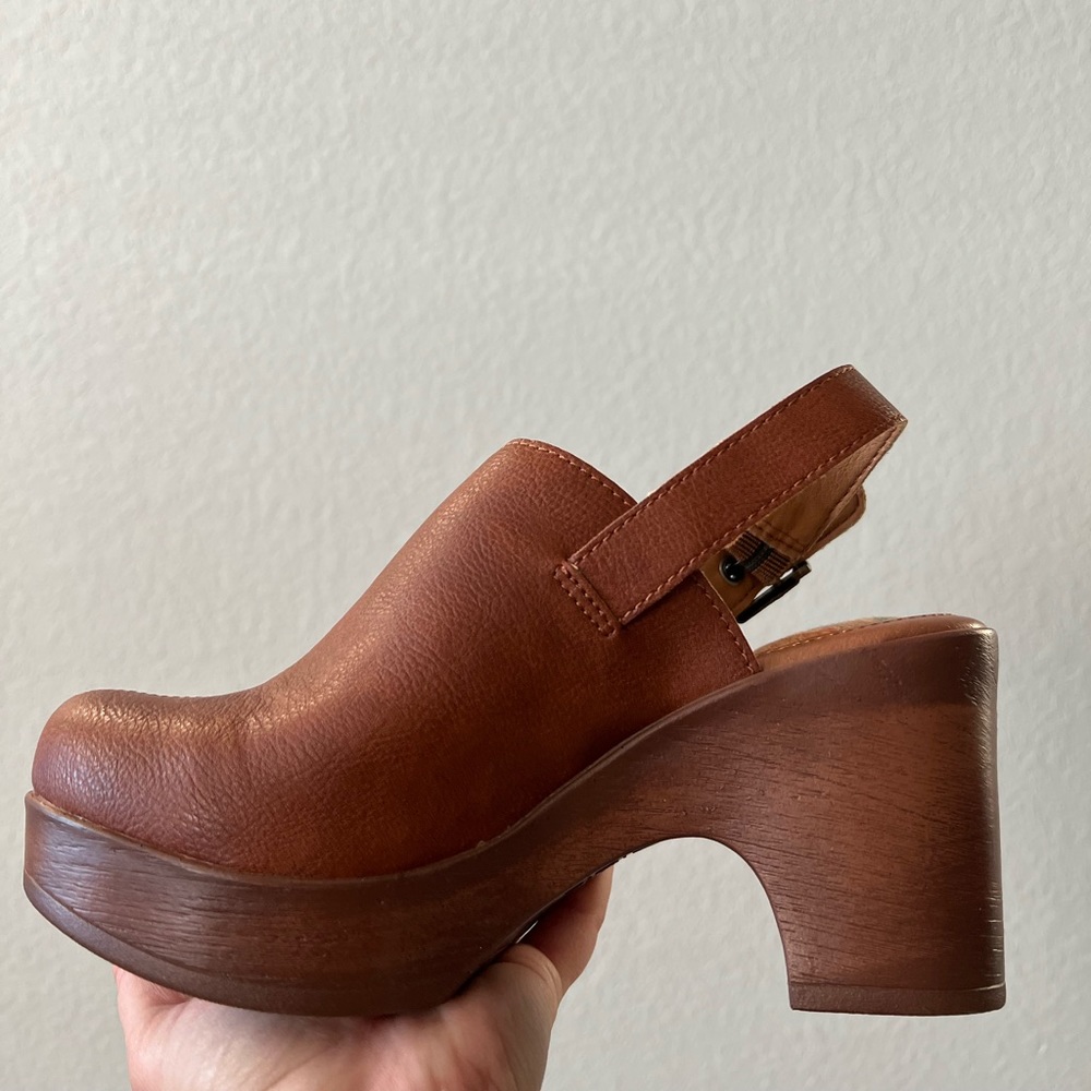 b.o.c. Women’s Leather Slingback Clogs